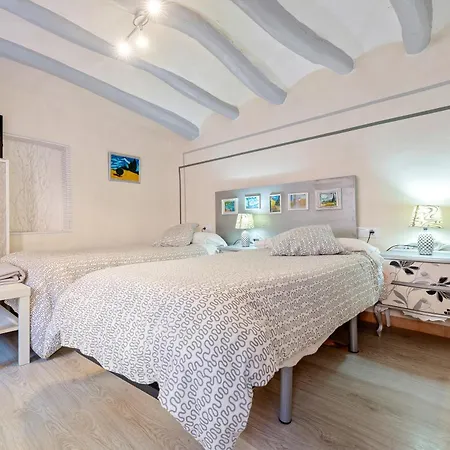 Aparthotel El Capricho De 3*